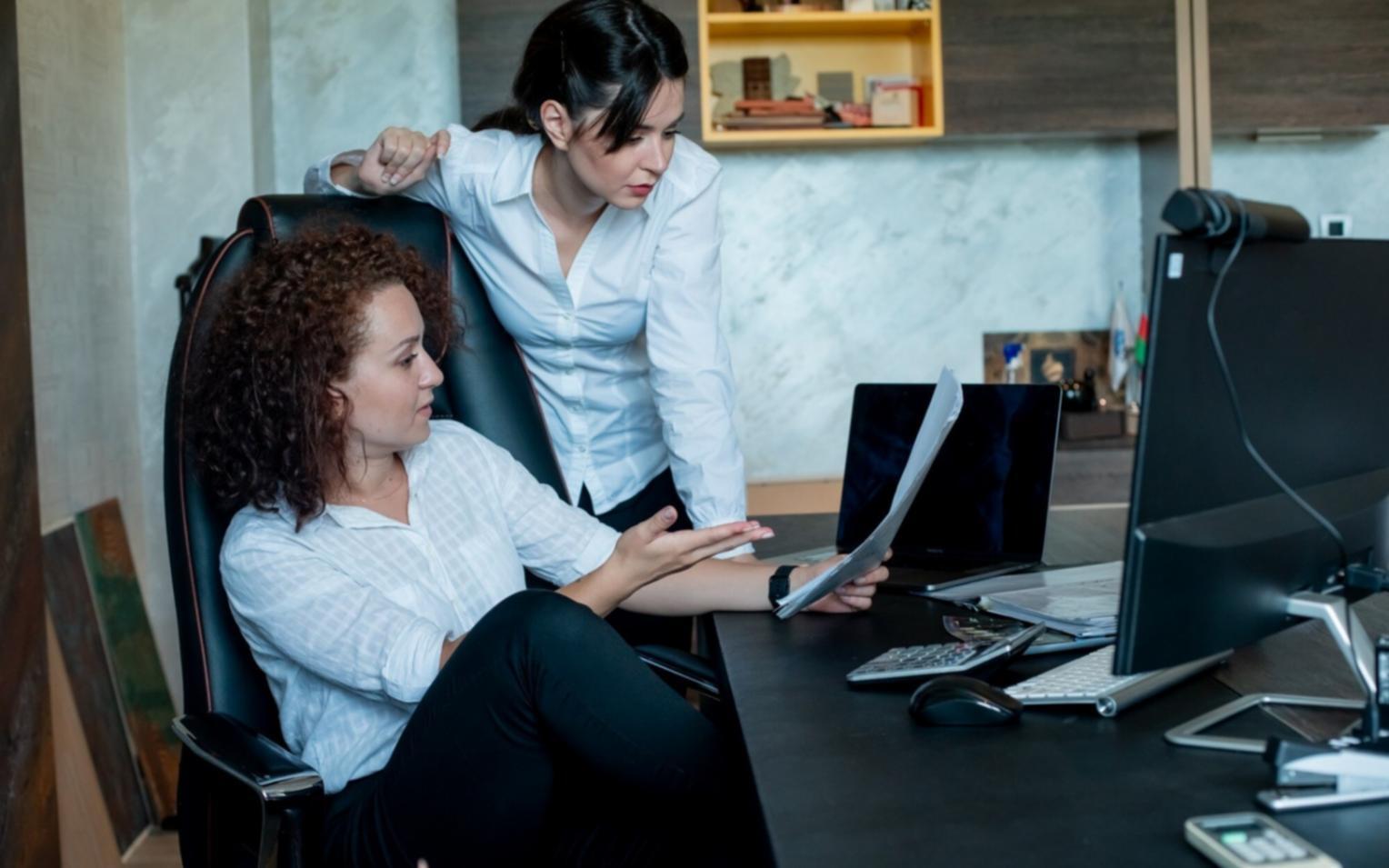 Professional IT training environment with modern backup systems